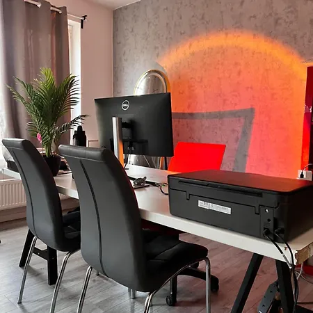 Chambre Et Etage Prives Dans Un Duplex Moderne Homestay Brussels